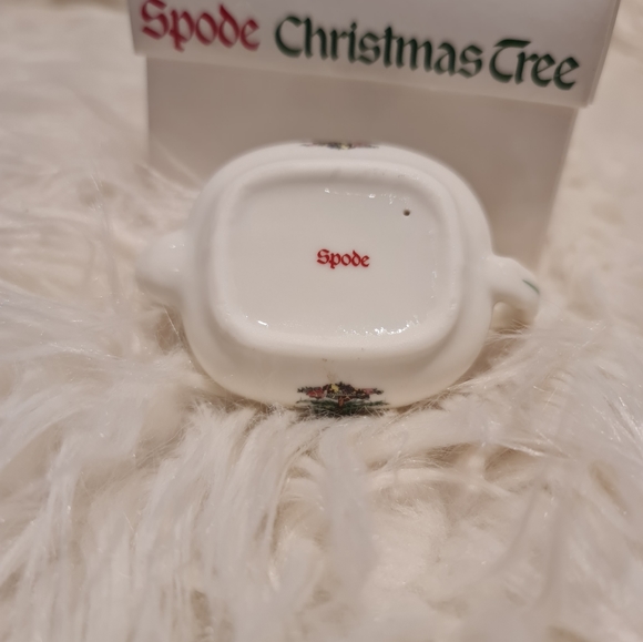 Spode Christmas Tree Teapot - Picture 4 of 8